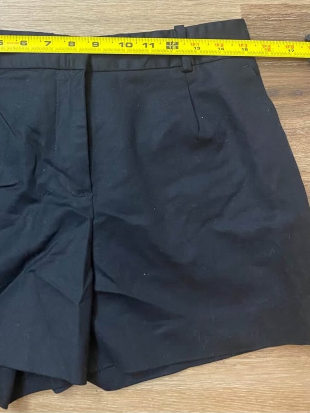 Zara Women’s Black Chino Shorts Mid Rise Size Medium Casual Tailored Summer Shor - Picture 2 of 3